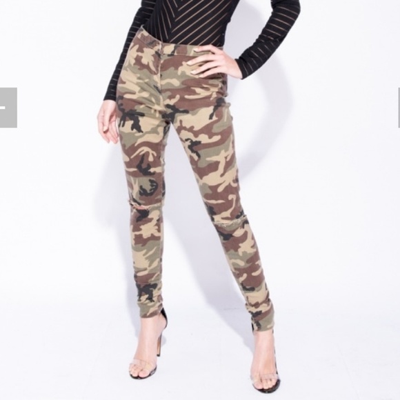 SALE!! 2 left!!❤2X HP❤NWT high waisted camo - Picture 4 of 5